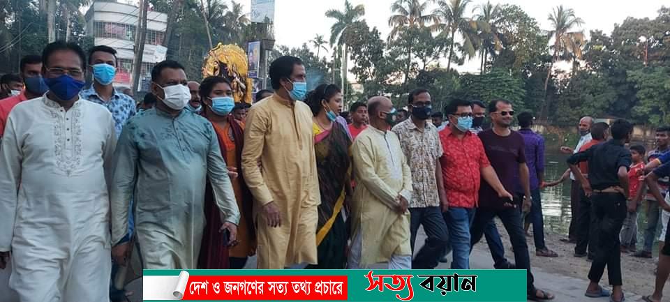 শেরপুরে প্রতিমা বিসর্জনের মধ্য দিয়ে হিন্দু সম্প্রদায়ের দুর্গোৎসব সমাপ্ত পরিদর্শনে হুইপ আতিক-সত্যবয়ান