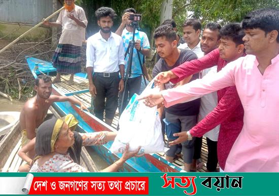 ঝিনাইগাতীতে বন্যার্তদের পাশে ‘ভয়েস অব ঝিনাইগাতী||সত্যবয়ান