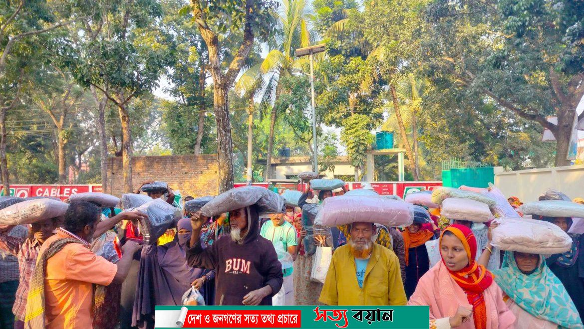 ঝিনাইগাতীতে শীতার্তদের পাশে ইউনিভার্সাল এমিটি