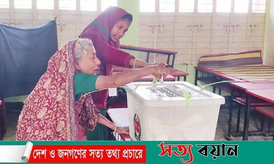 দেশের ১৯টি উপজেলা পরিষদ নির্বাচনের ভোটগ্রহণ চলছে