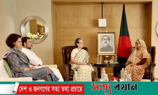 নয়াদিল্লি সফররত প্রধানমন্ত্রী শেখ হাসিনা গান্ধী পরিবারের সঙ্গে সাক্ষাত